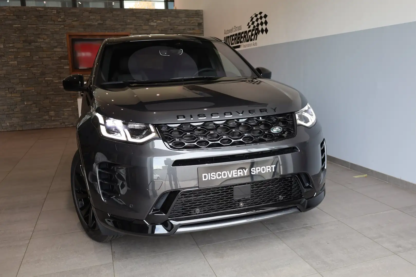 Land Rover Discovery Sport D165 2.0 R-Dynamic SE - 2