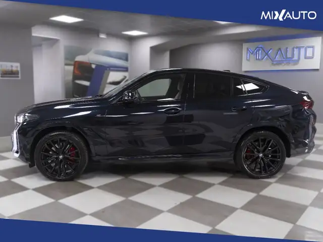 BMW X6 view 3
