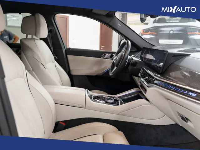 BMW X6 view 14