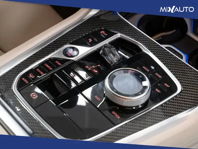 BMW X6 view 13