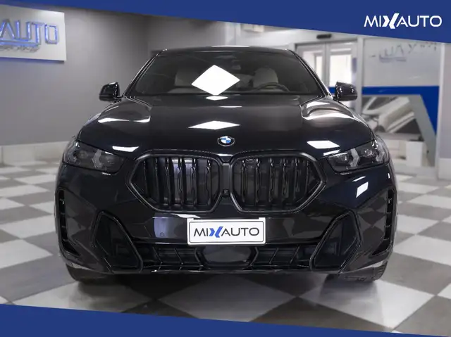 BMW X6 view 2