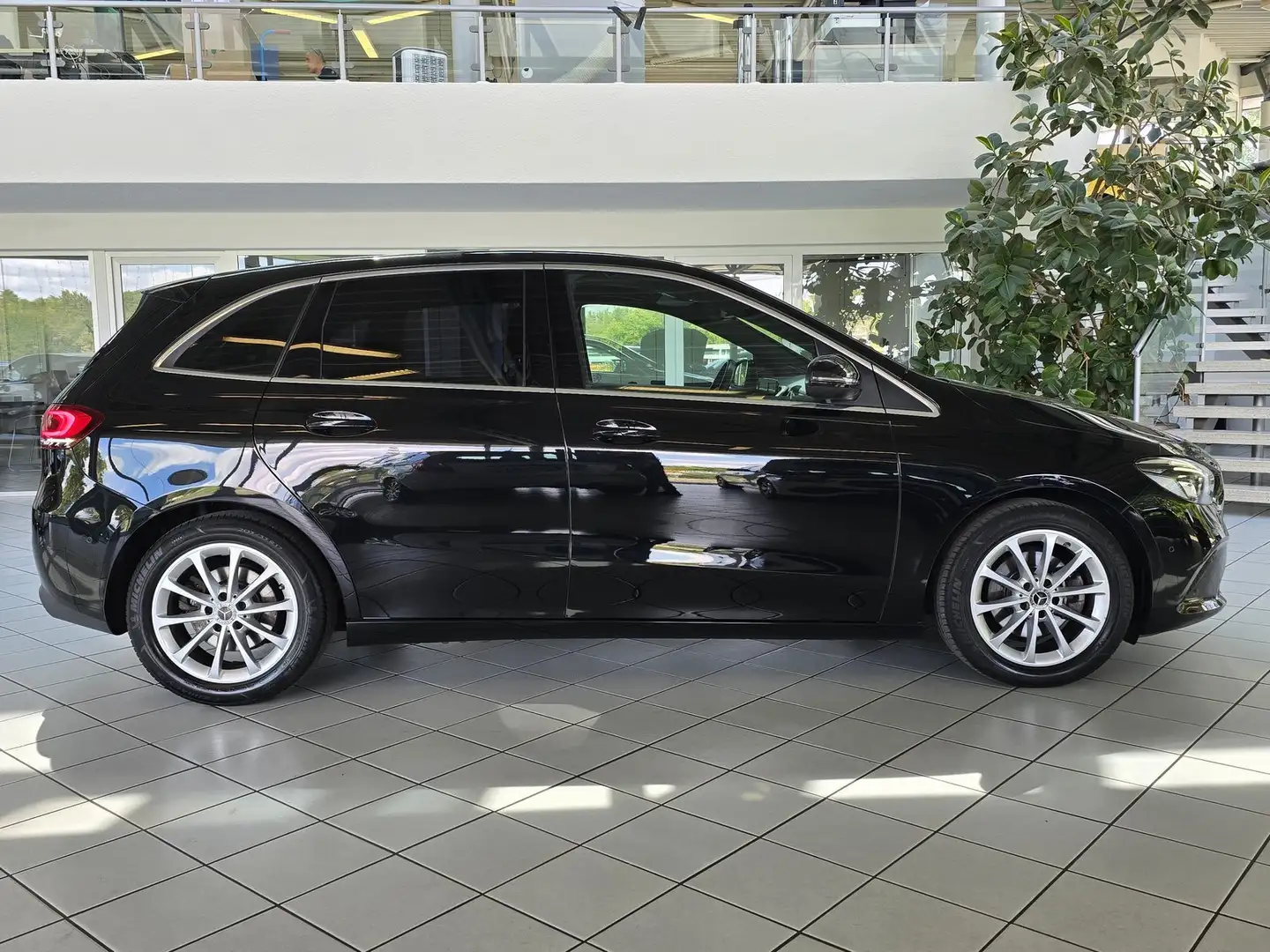 Mercedes-Benz B 200 Progressive PANODACH LED+PDC&KAM+AMBIENTE+ Schwarz - 2