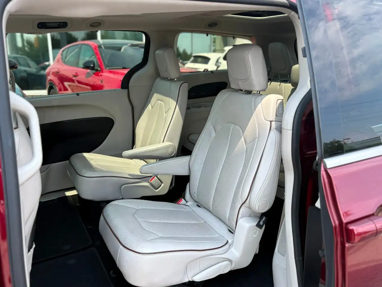 Chrysler Pacifica снимка Chrysler Pacifica