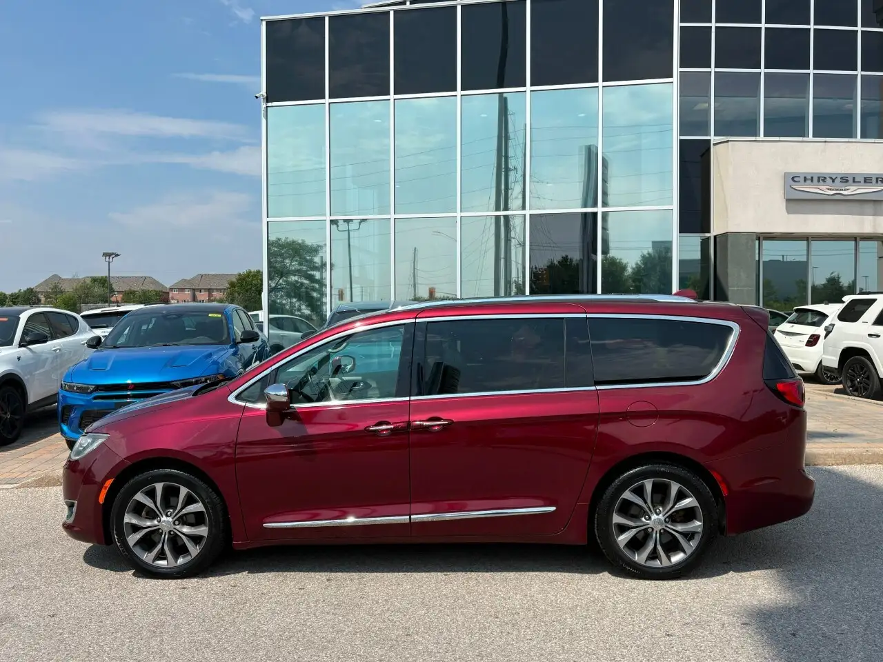 Chrysler Pacifica снимка Chrysler Pacifica