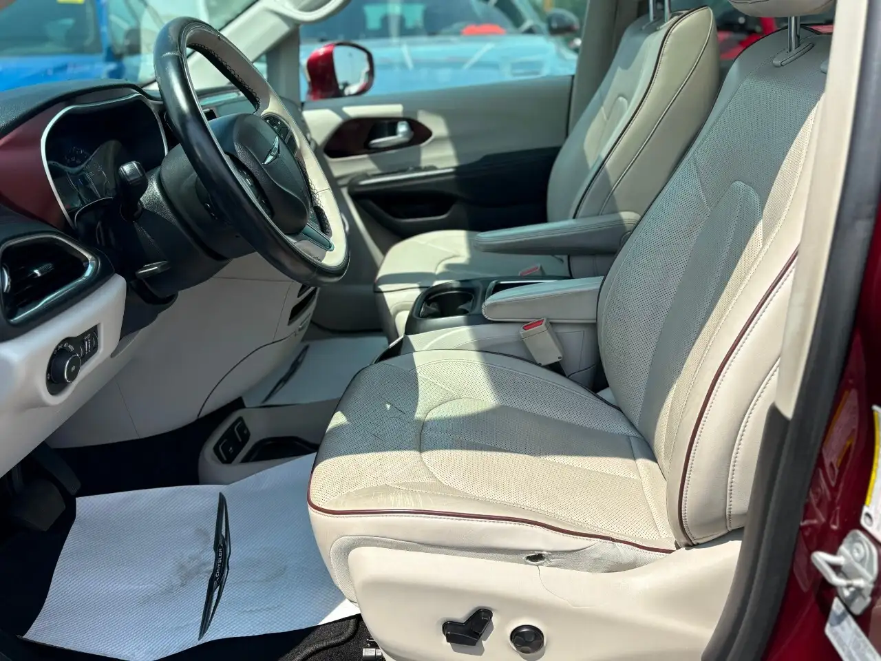Chrysler Pacifica снимка Chrysler Pacifica