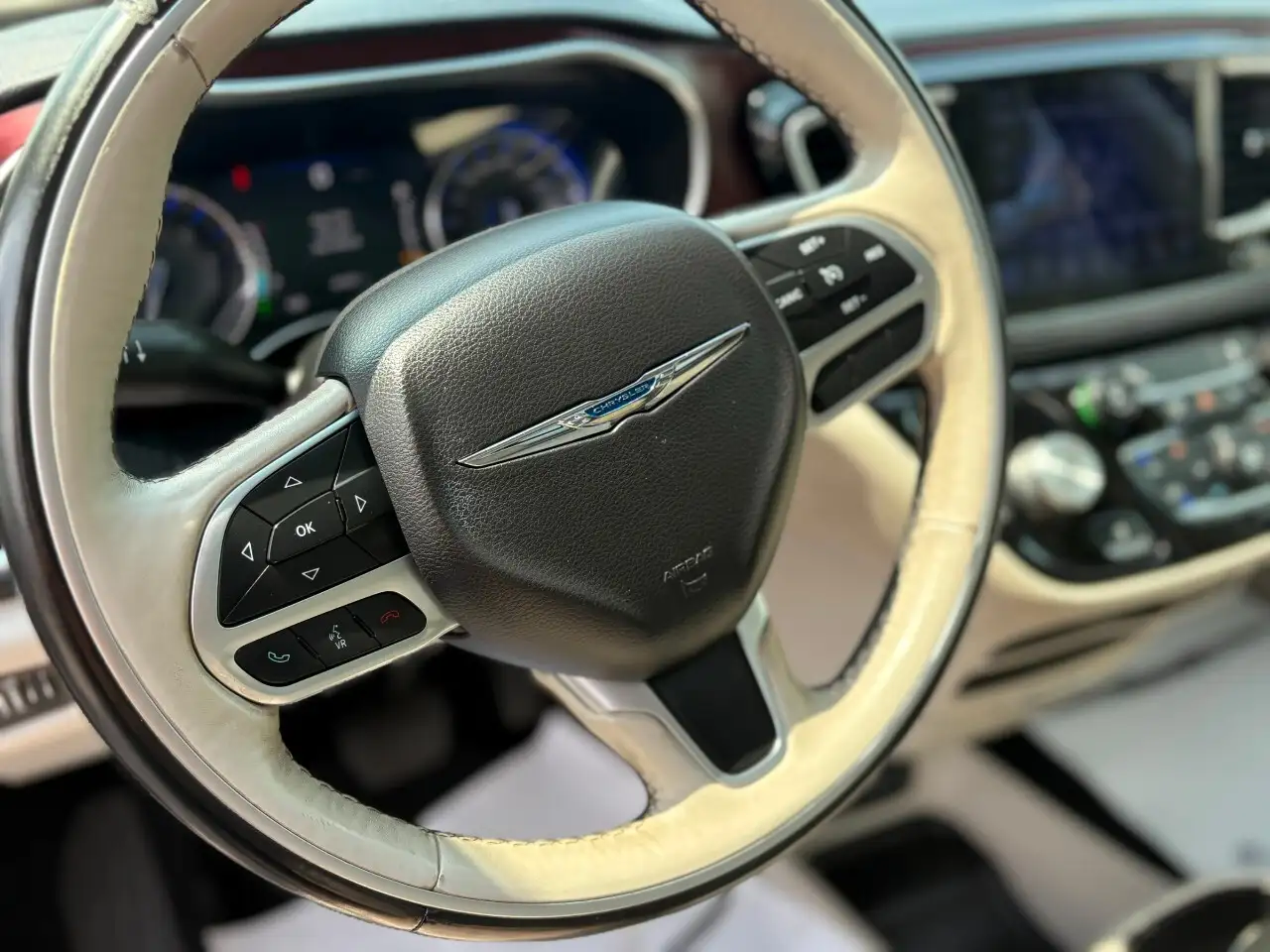 Chrysler Pacifica снимка Chrysler Pacifica