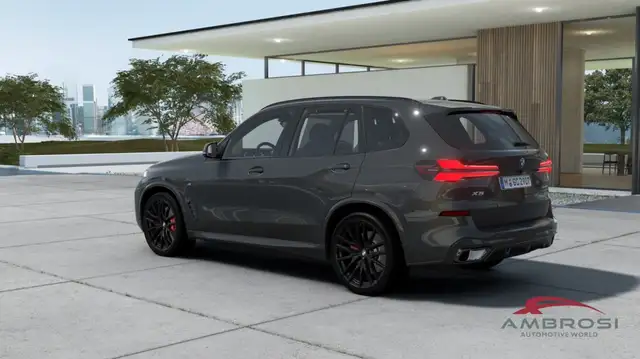 BMW X5 view 2