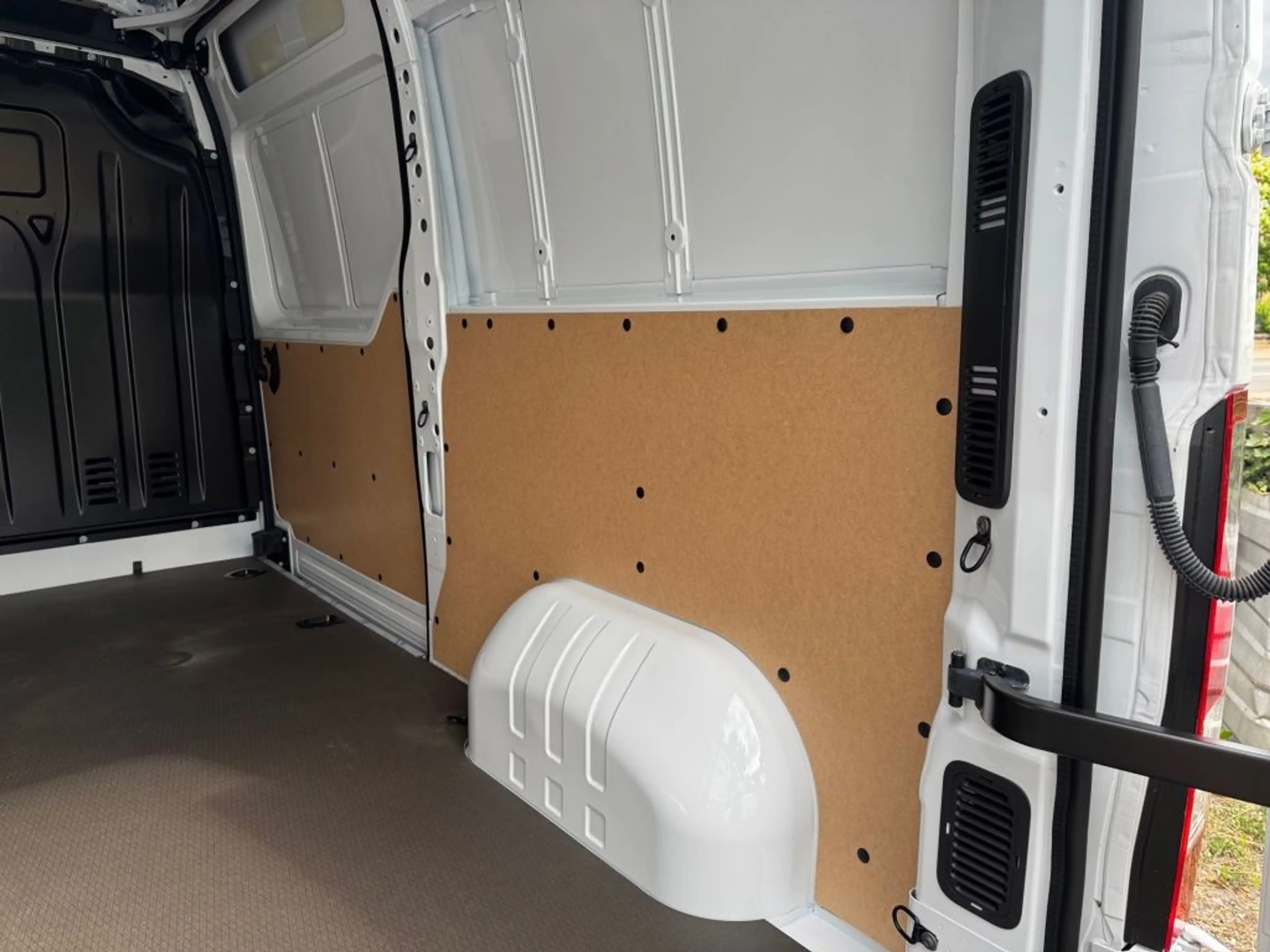 Nissan Interstar L2H2 3,5 dCi 105 FWD Acenta — photo 11