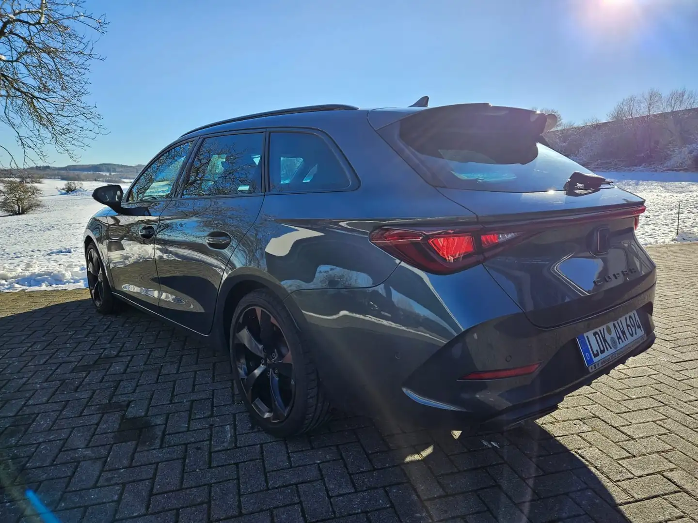 CUPRA Leon 1.5 eTSI 7-Gang DSG Grau - 2