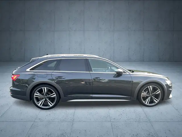 Audi A6 Allroad view 6