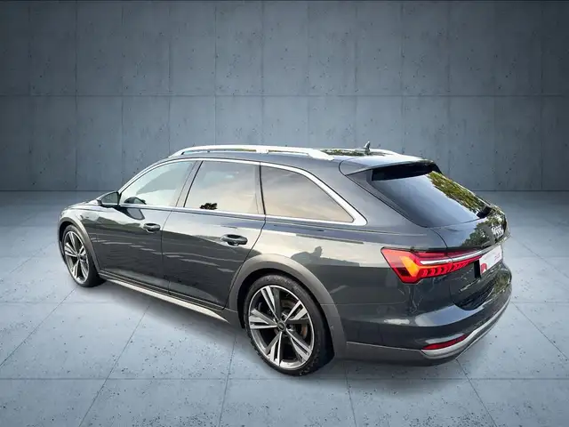 Audi A6 Allroad view 3