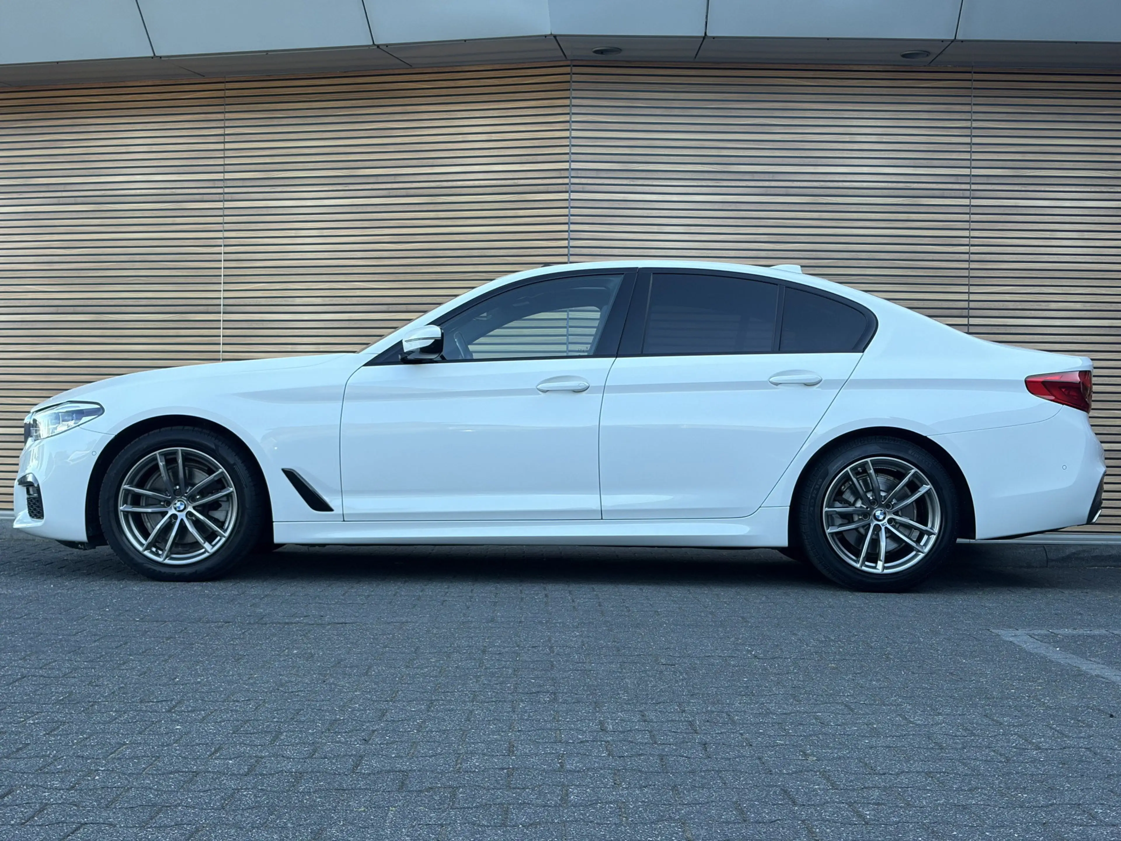 BMW 520 5-serie 520d xDrive High Executive — photo 5