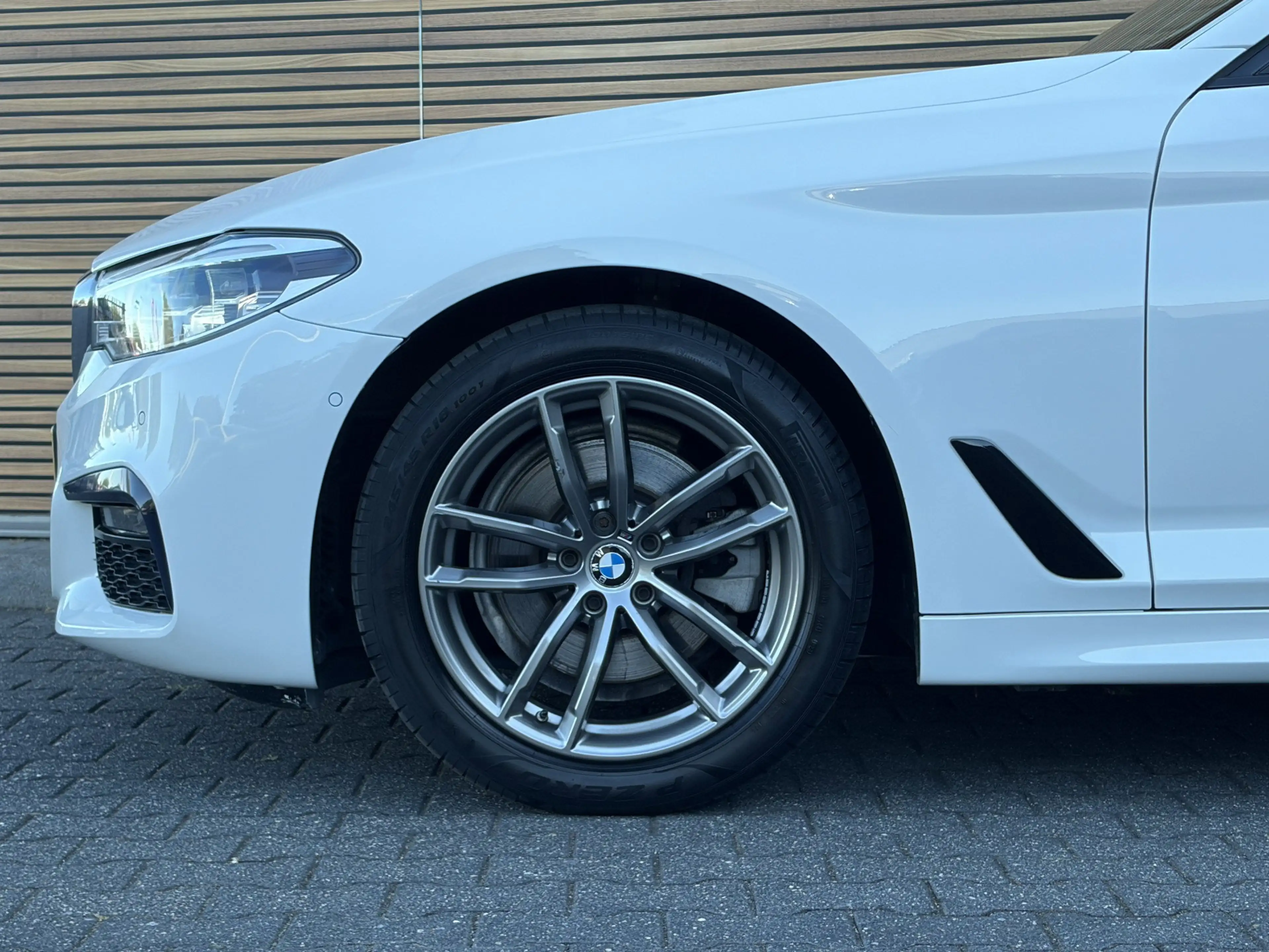 BMW 520 5-serie 520d xDrive High Executive — photo 15