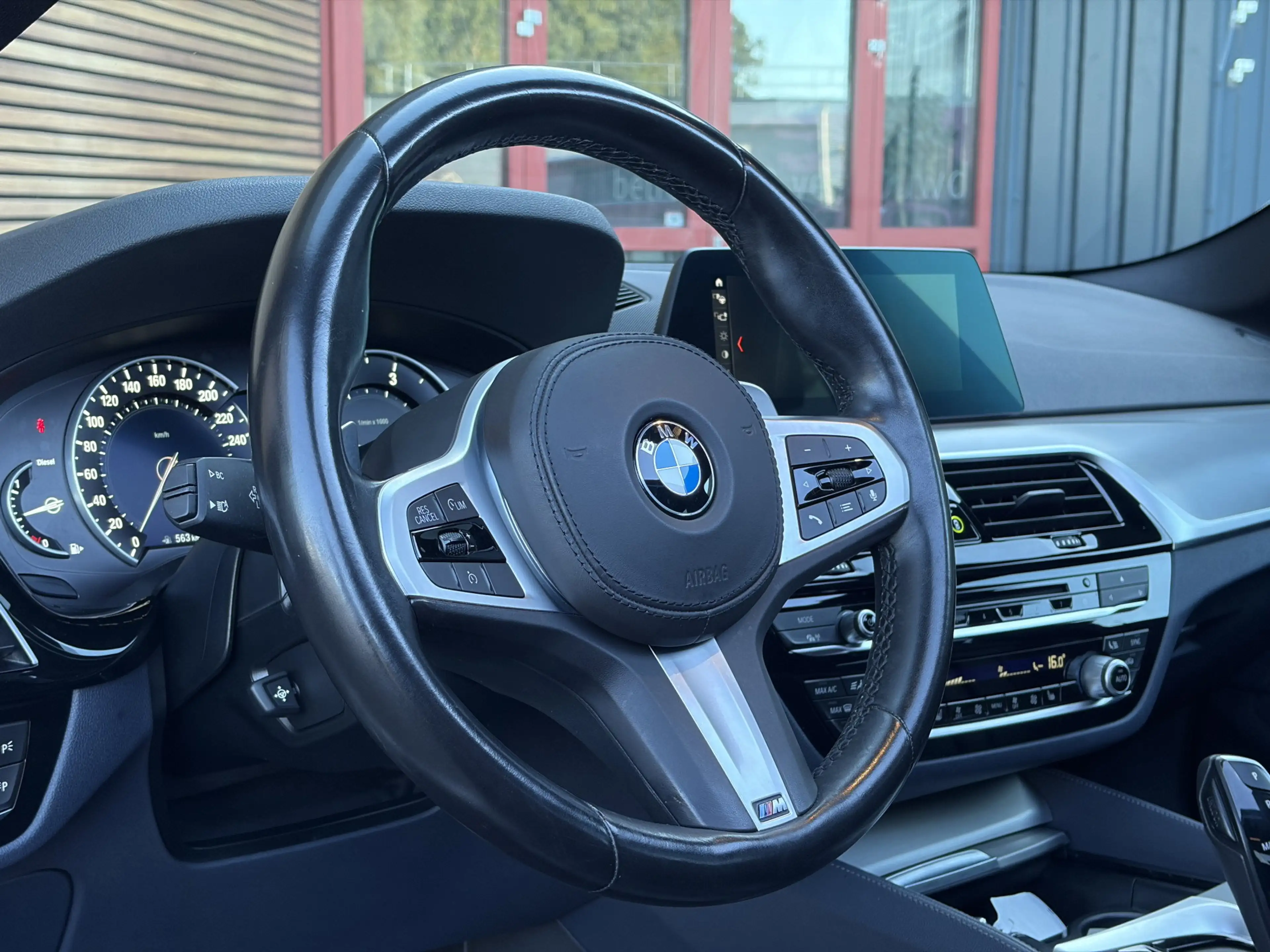 BMW 520 5-serie 520d xDrive High Executive — photo 7