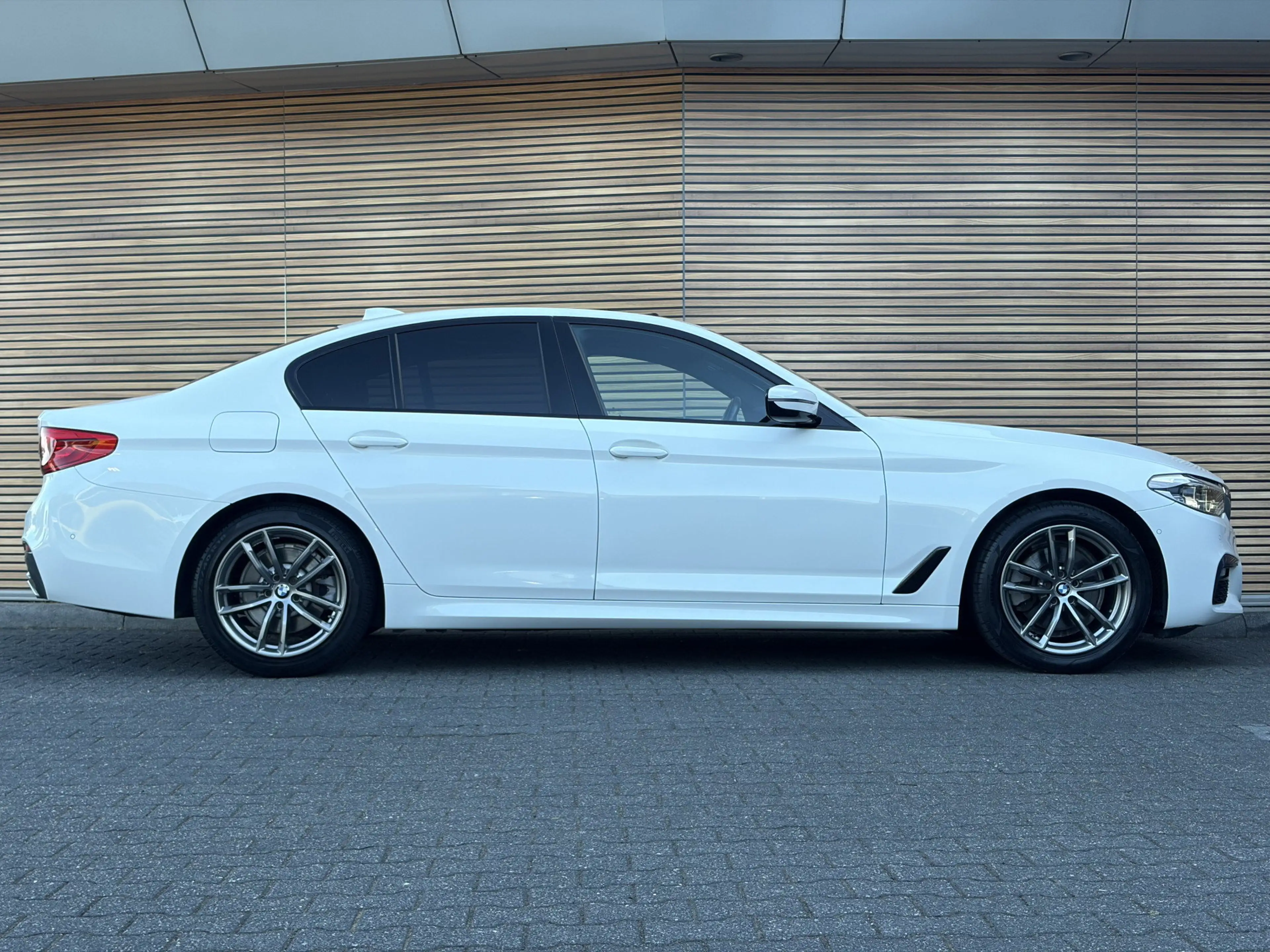 BMW 520 5-serie 520d xDrive High Executive — photo 6