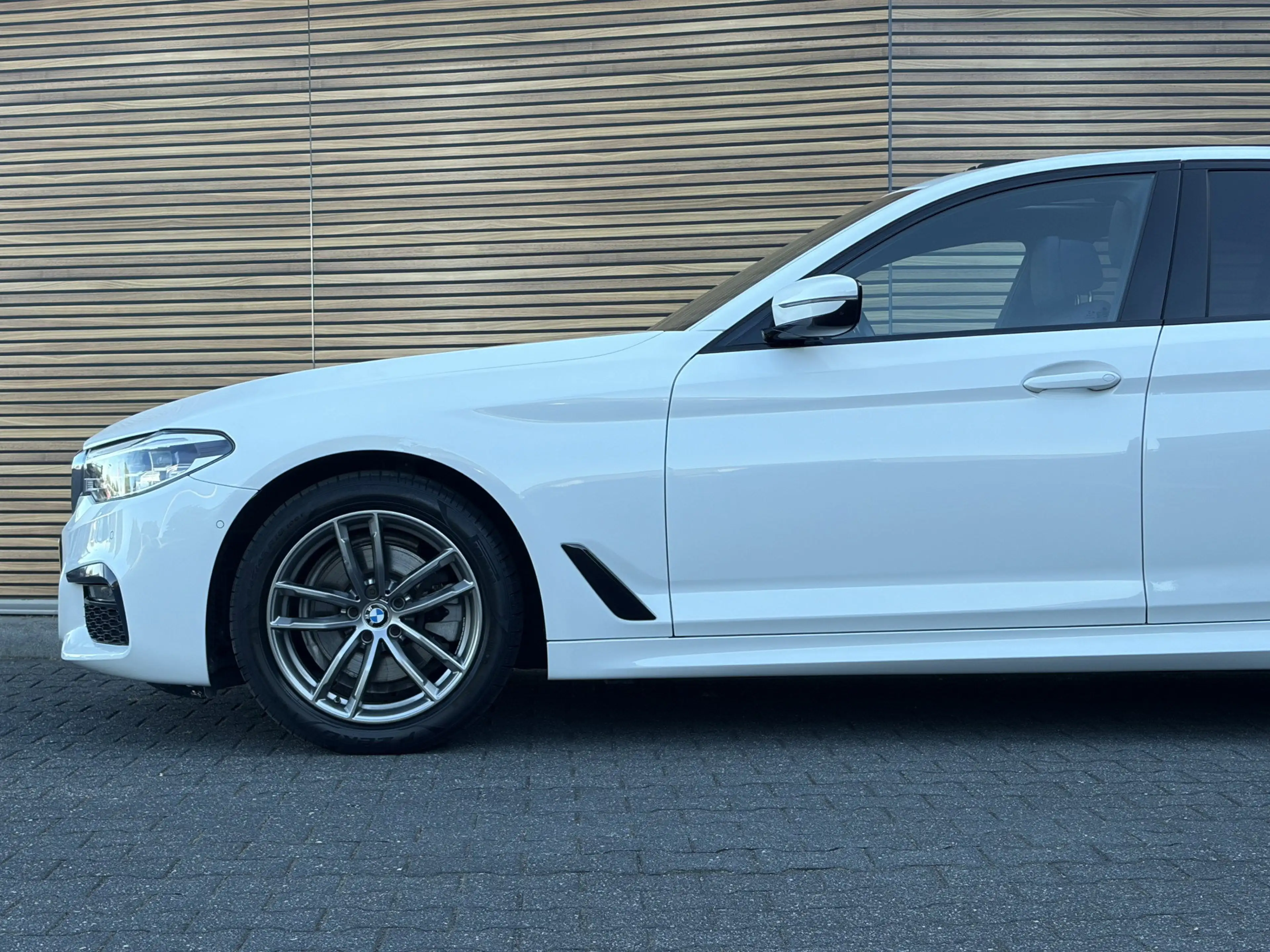 BMW 520 5-serie 520d xDrive High Executive — photo 14