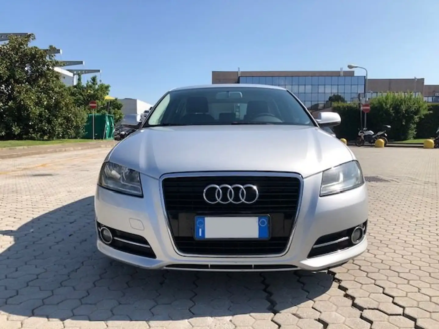 Audi A3 Sportback 1.6 tdi Ambition 90cv *OK NEOPATENTATI* Argento - 2