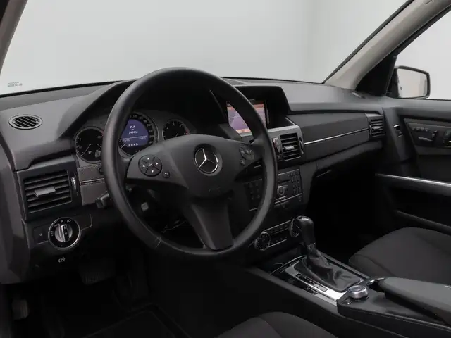 Mercedes-Benz 220 view 20