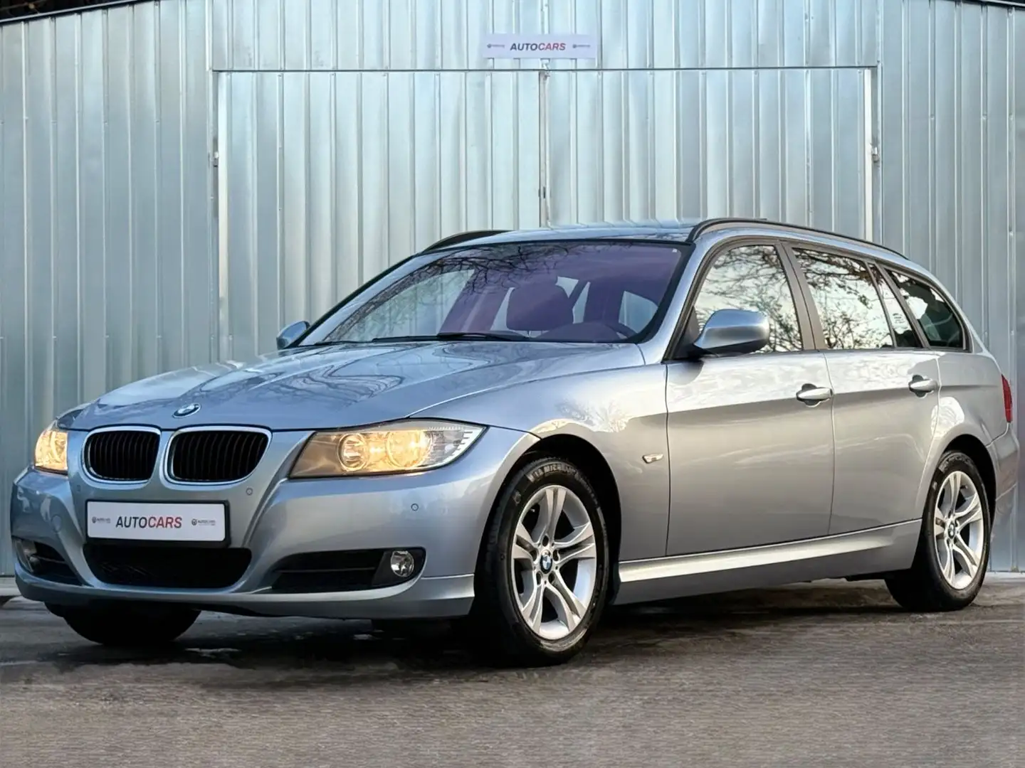 BMW 320 i Touring /PANORAMA/NAVI/TEMPOMAT/PDC Bleu - 1