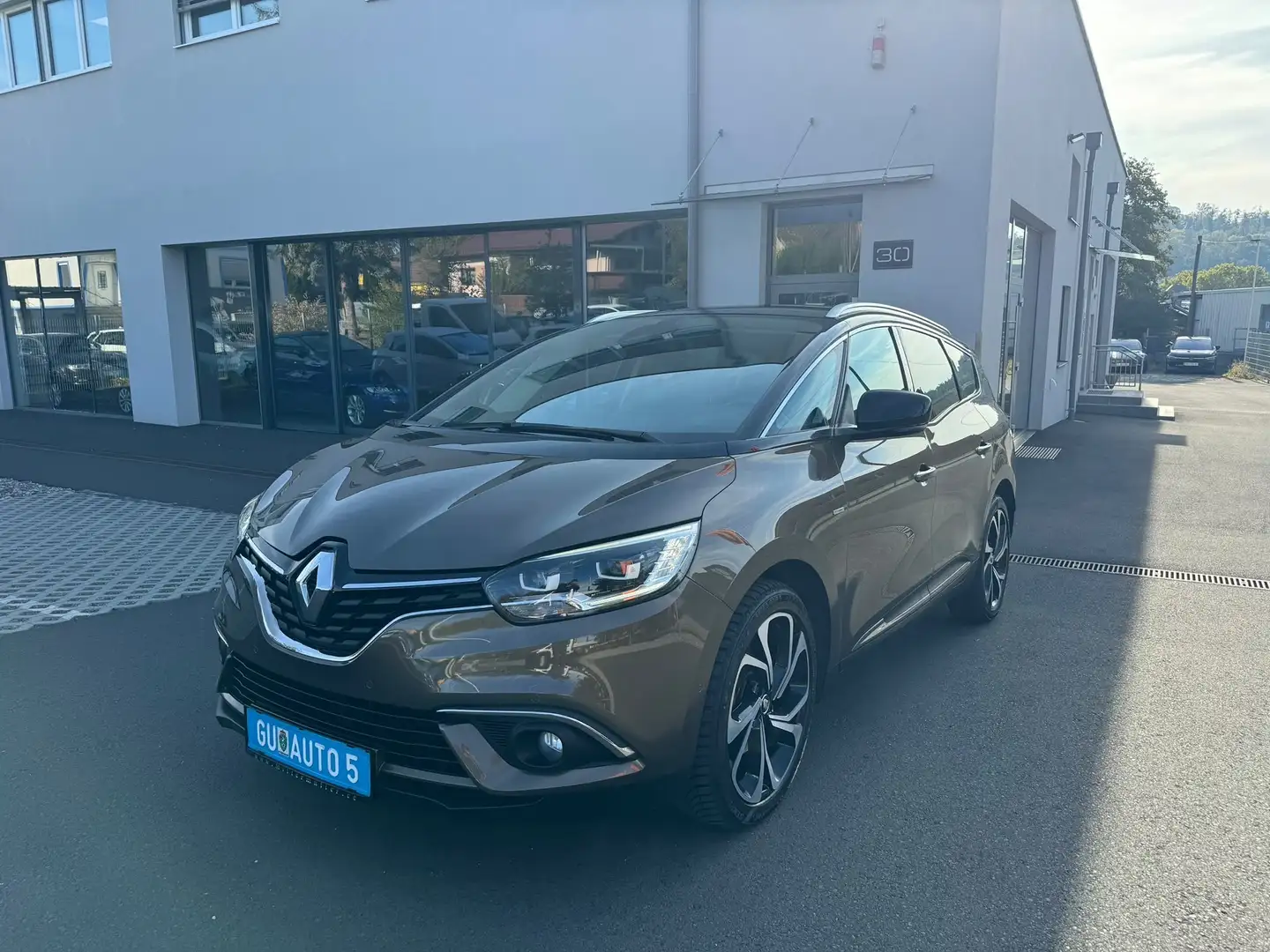 Renault Grand Scenic Grand Scénic Energy TCe 130 Bose Viele Extras Braun - 1