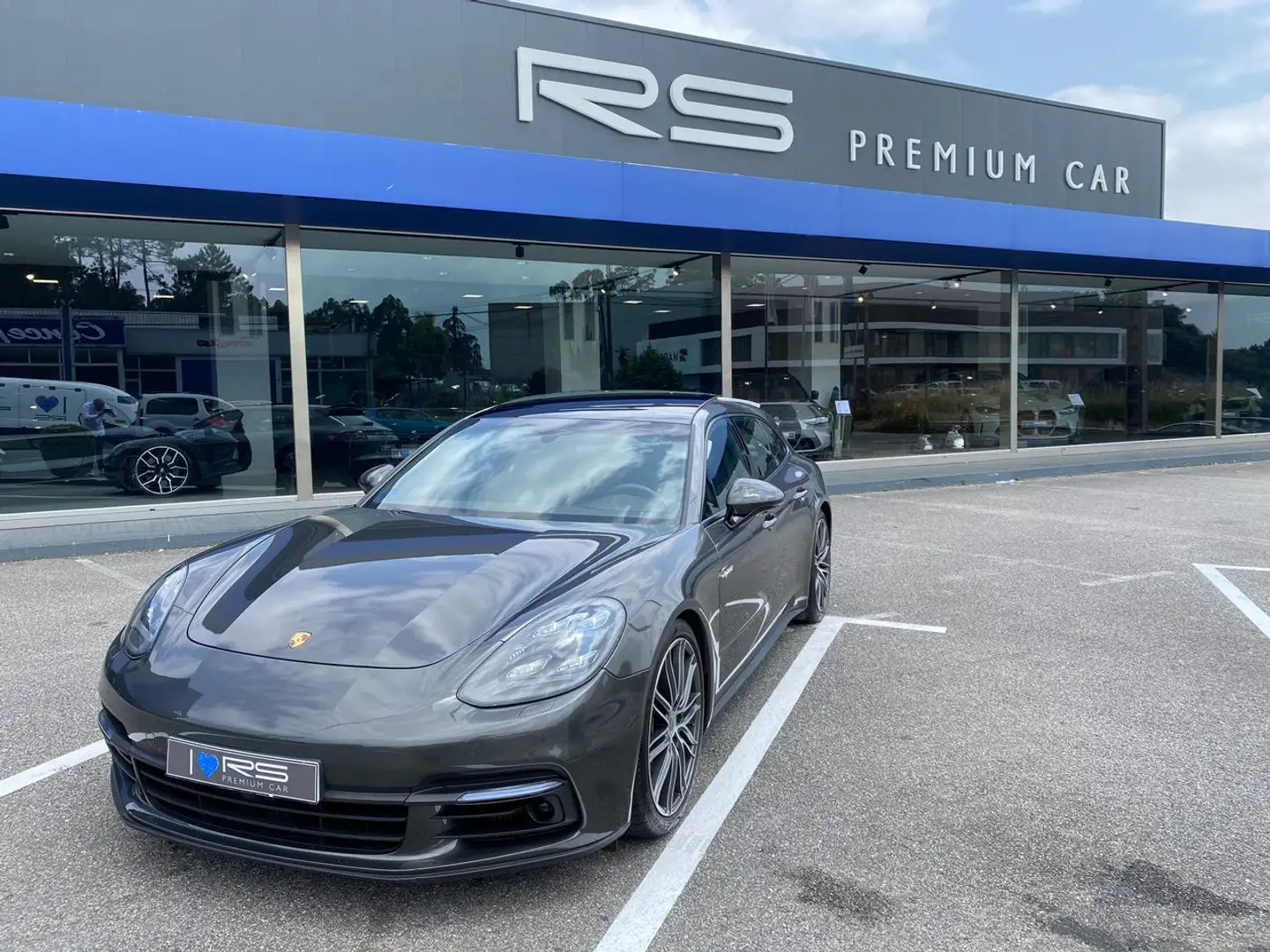 Porsche Panamera 4 e-Hybrid Sport Turismo Grey - 1
