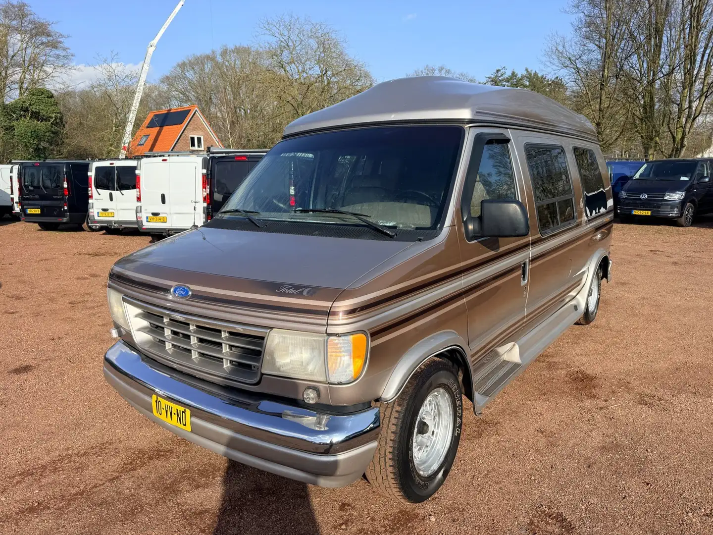 Ford Econoline V8 ECOLINE DC GLOBEMASTER Grau - 1