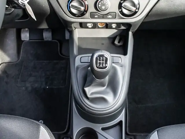 Hyundai I10 view 10