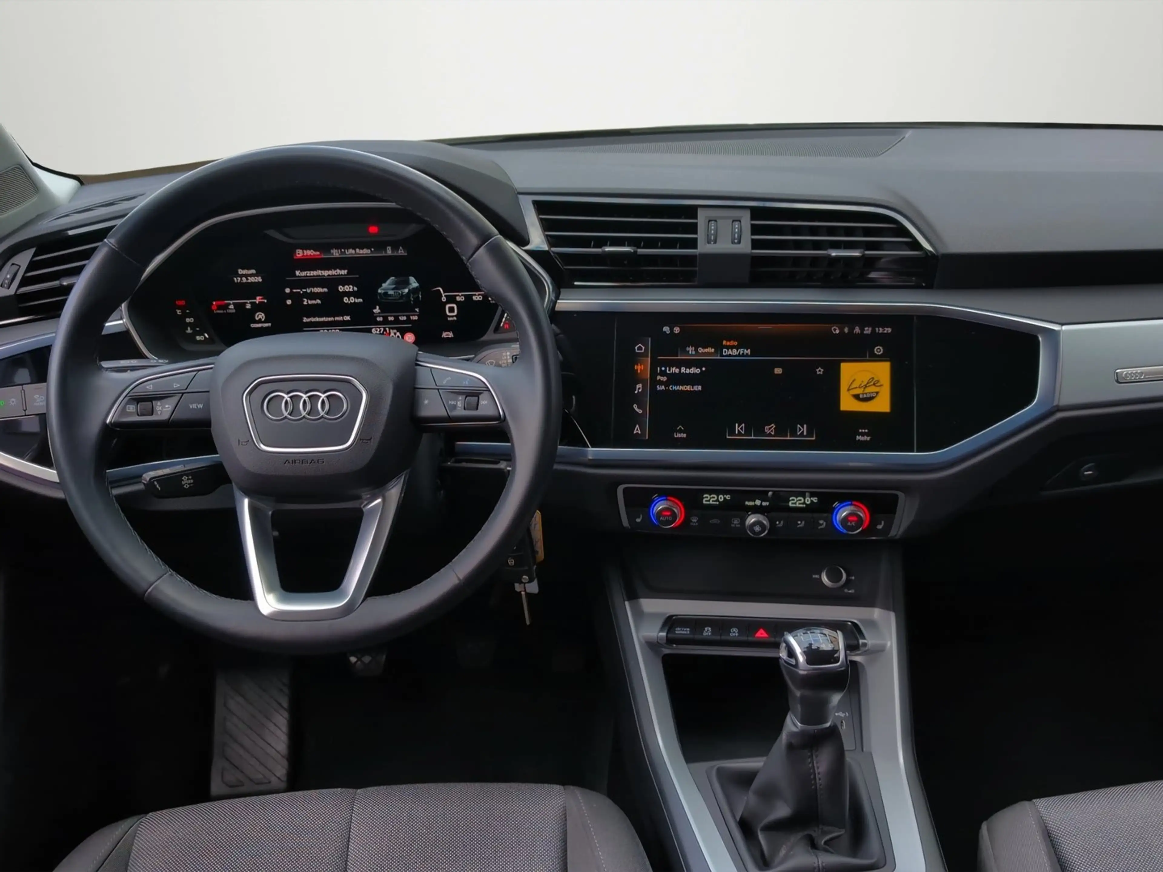 Audi Q3 35 TDI intense — photo 7