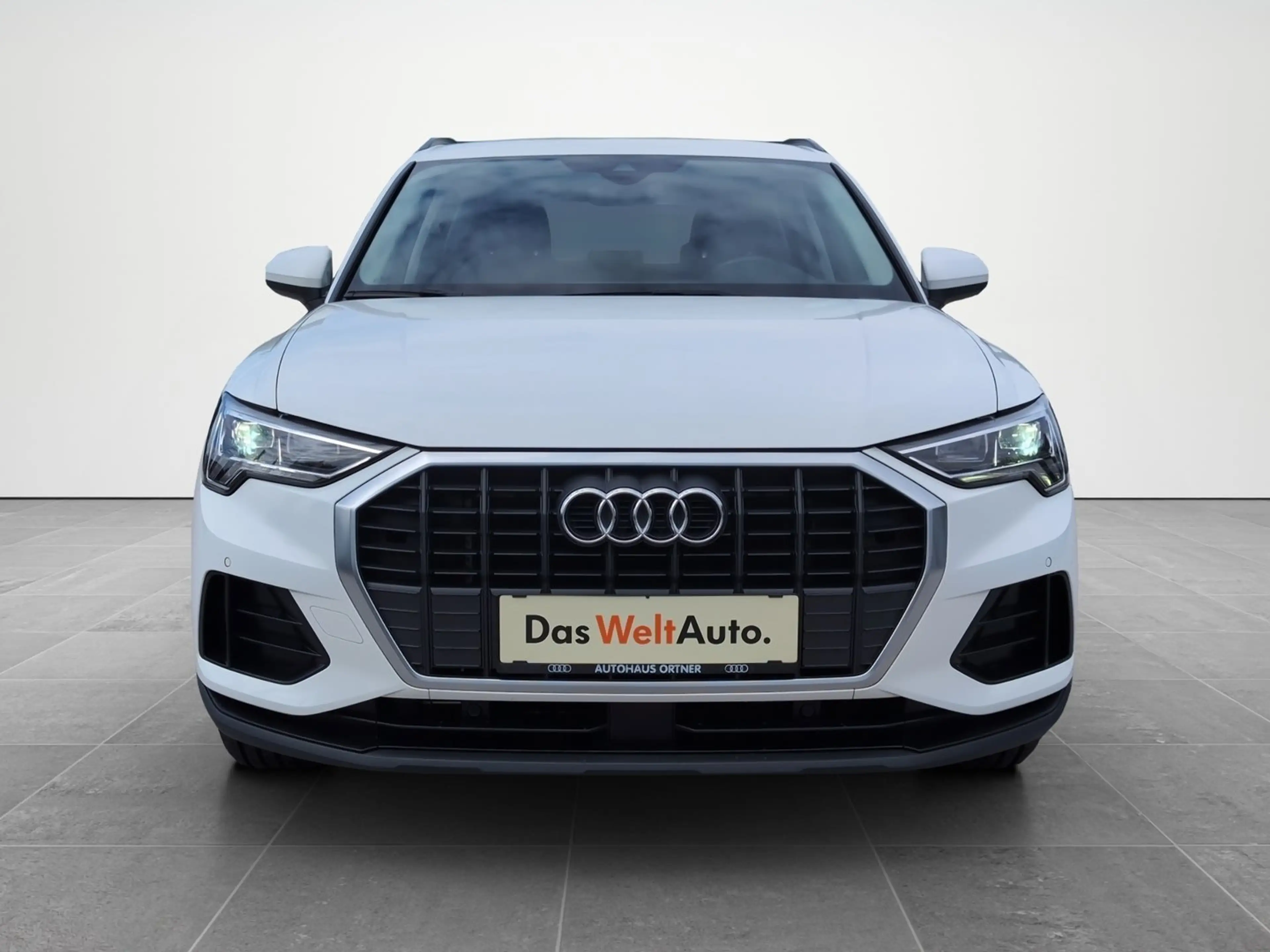 Audi Q3 35 TDI intense — photo 2