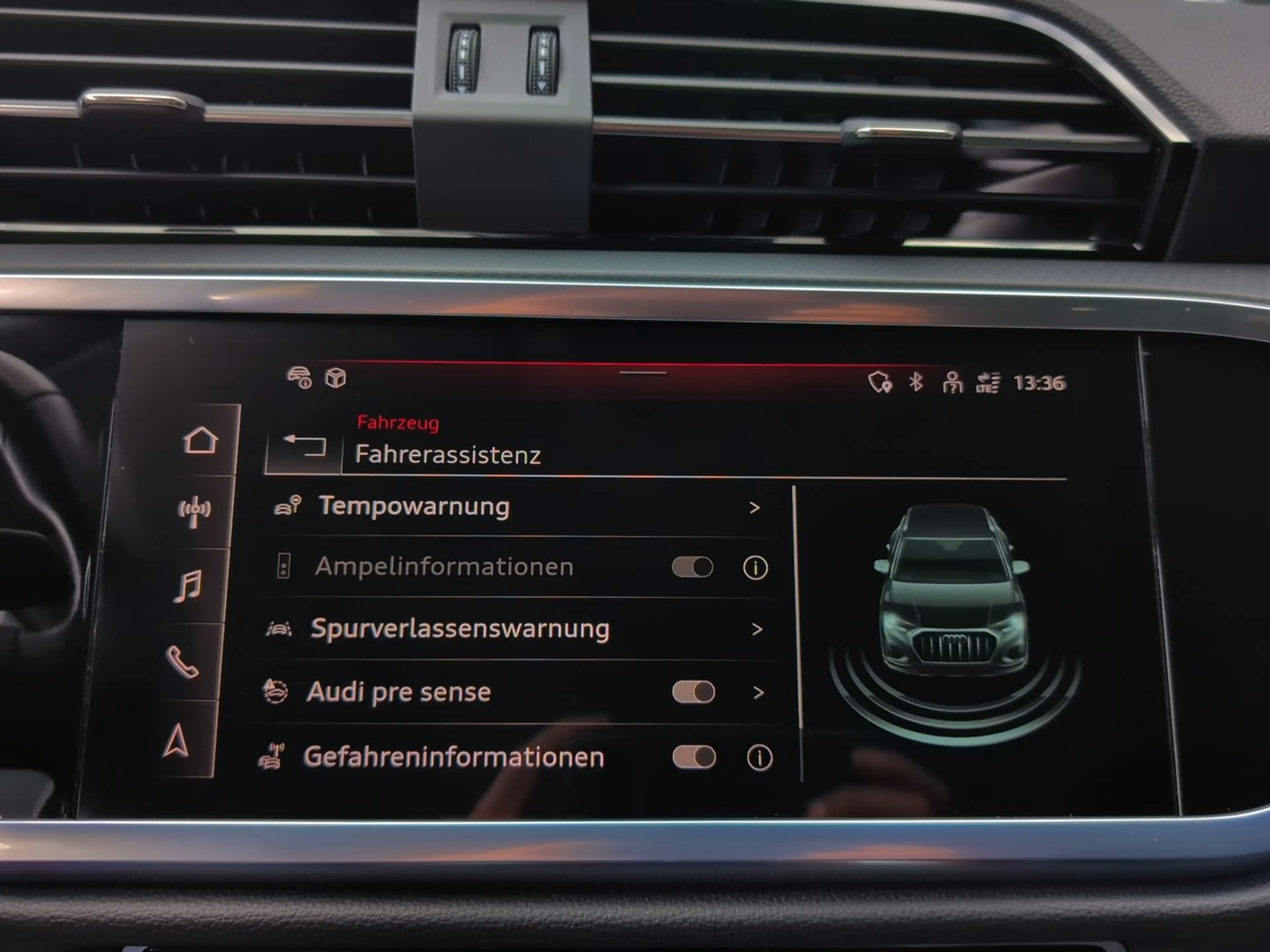 Audi Q3 35 TDI intense — photo 12