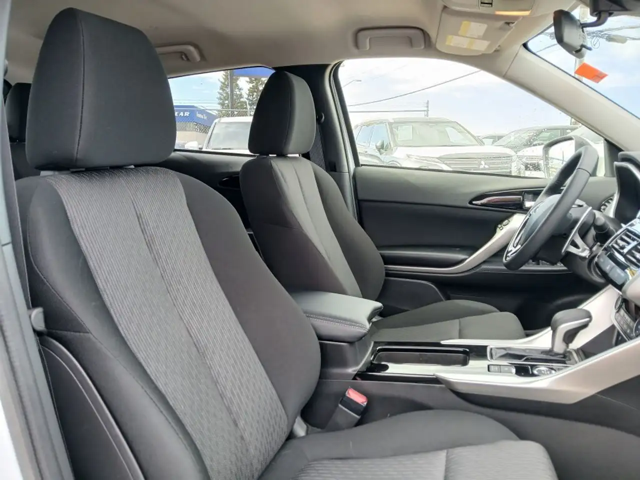 Mitsubishi Eclipse Cross снимка Mitsubishi Eclipse Cross