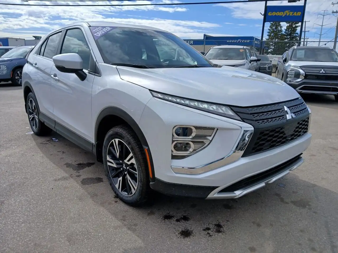 Mitsubishi Eclipse Cross снимка Mitsubishi Eclipse Cross