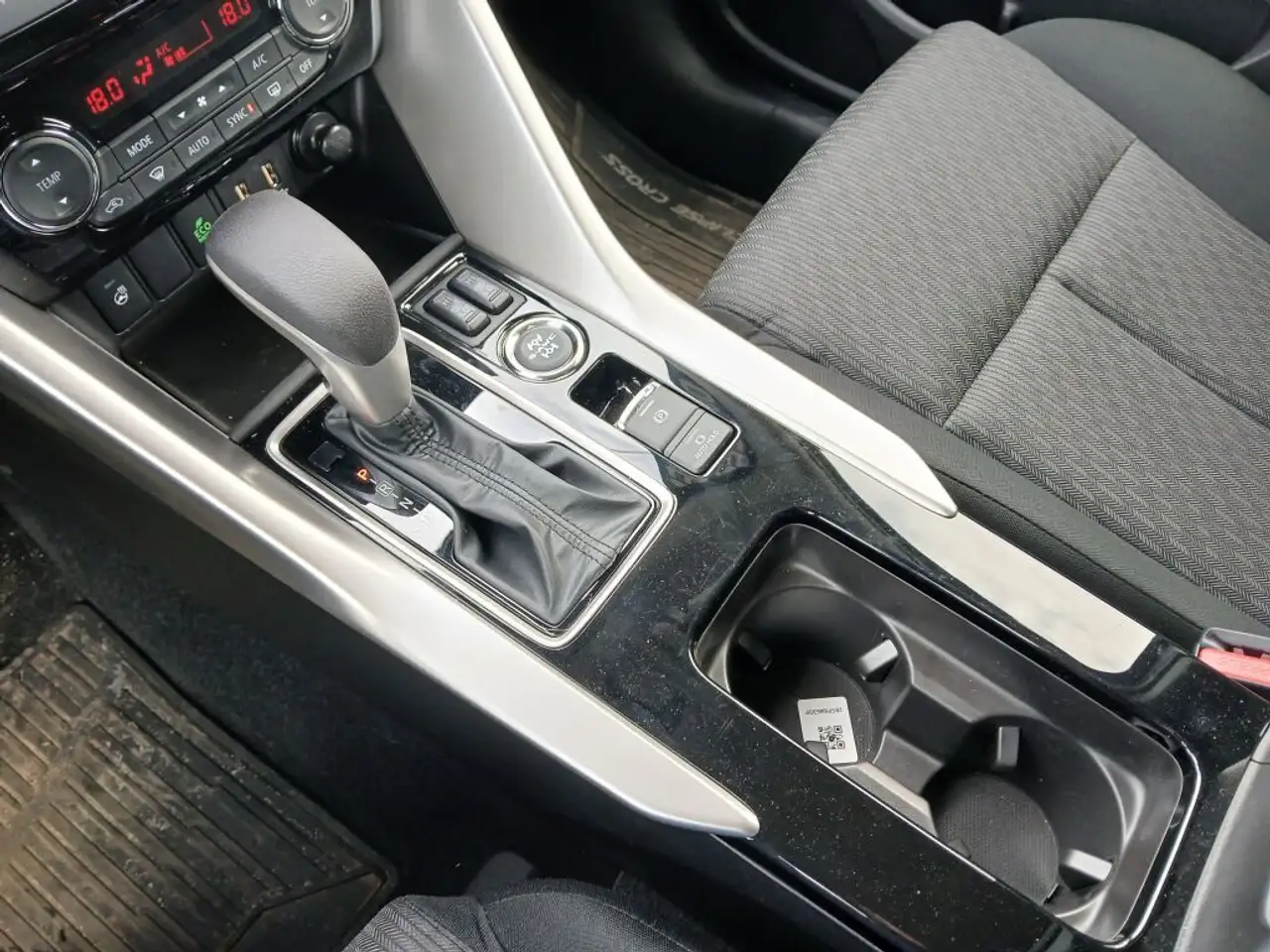 Mitsubishi Eclipse Cross снимка Mitsubishi Eclipse Cross