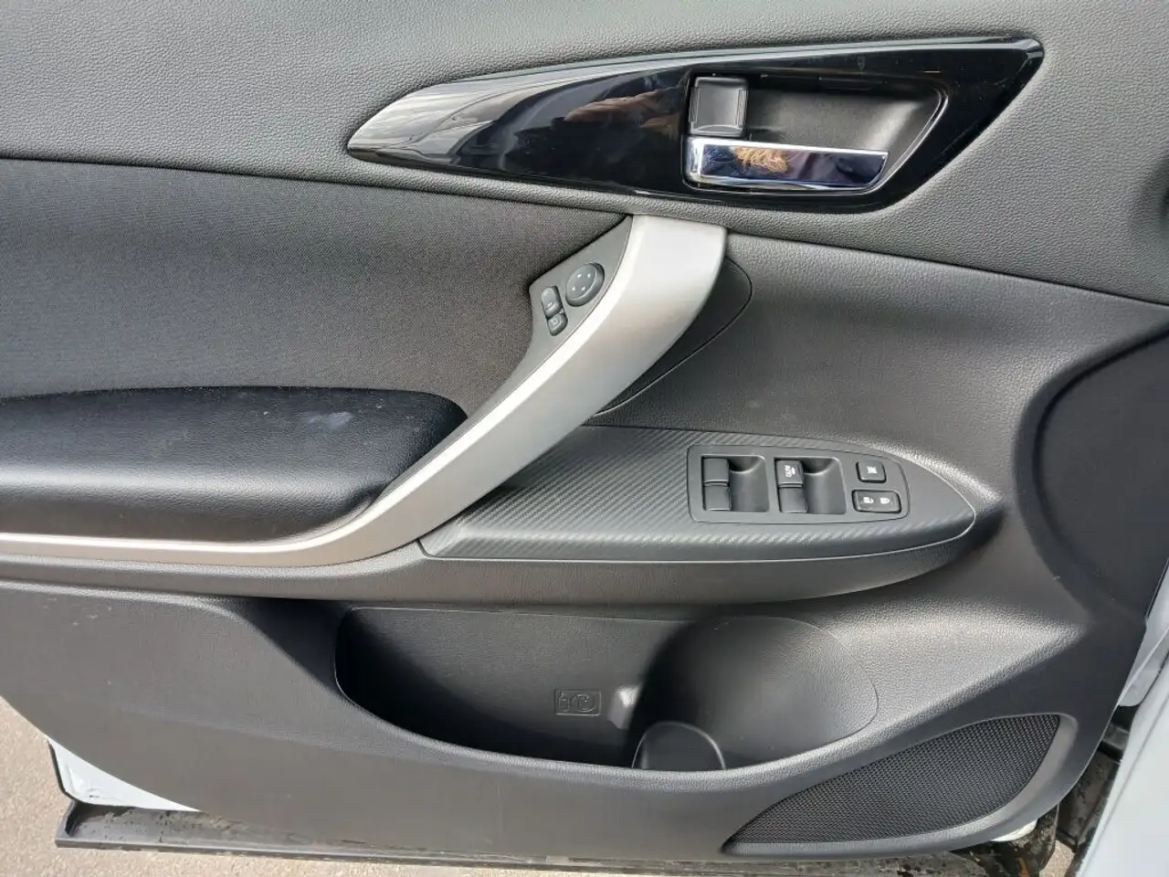Mitsubishi Eclipse Cross снимка Mitsubishi Eclipse Cross