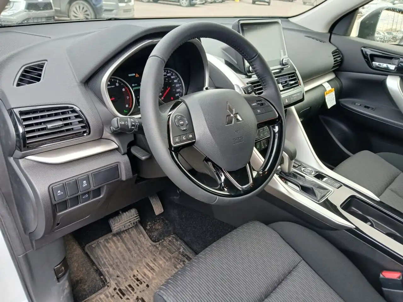 Mitsubishi Eclipse Cross снимка Mitsubishi Eclipse Cross