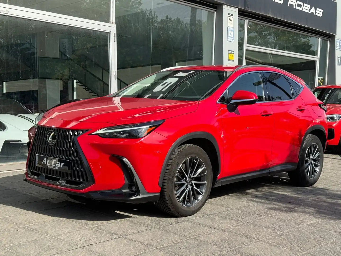 Lexus NX 350h Business City 2WD Rojo - 2