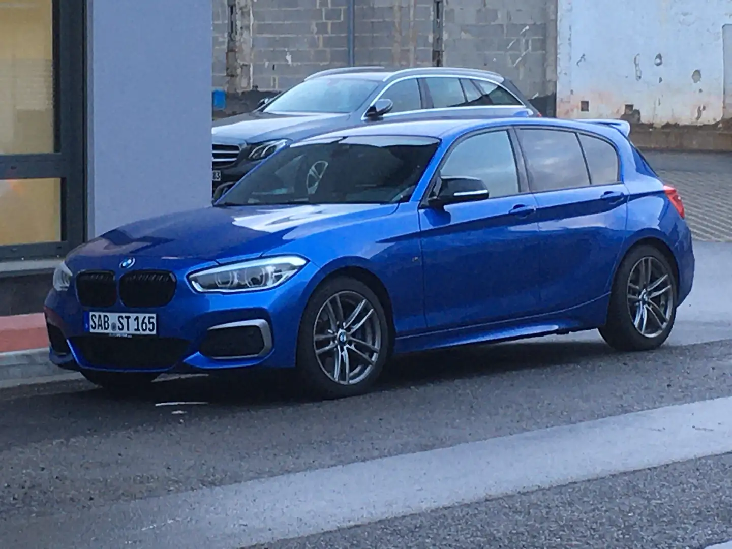 BMW 135 M135i xDrive Sport-Aut. Blau - 2