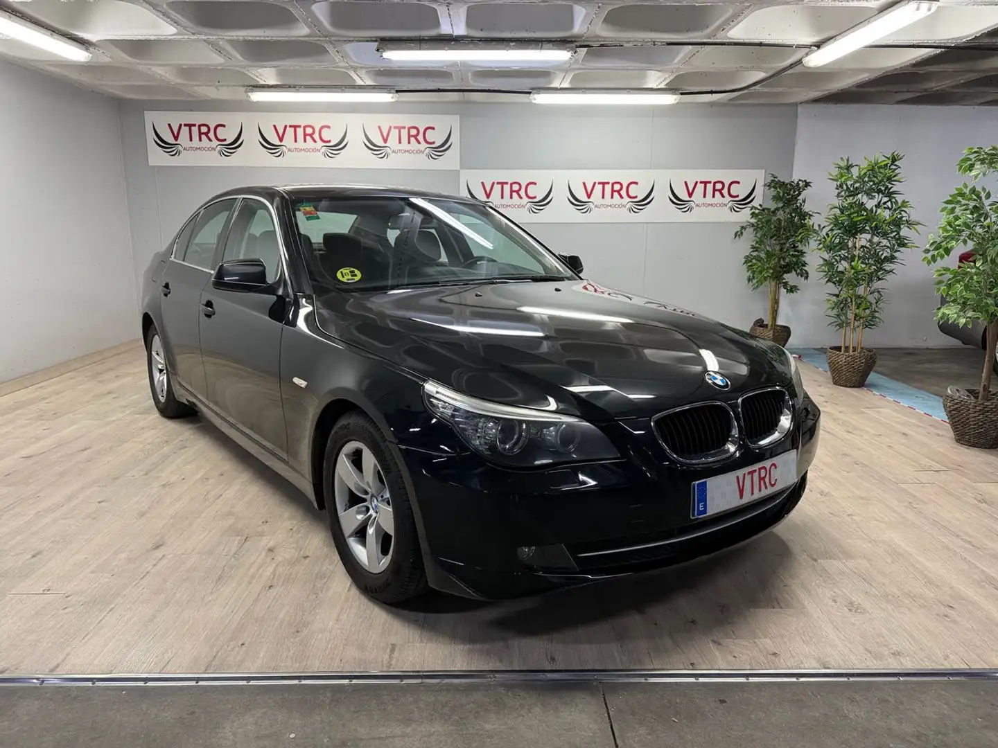 BMW 520 520d Noir - 1