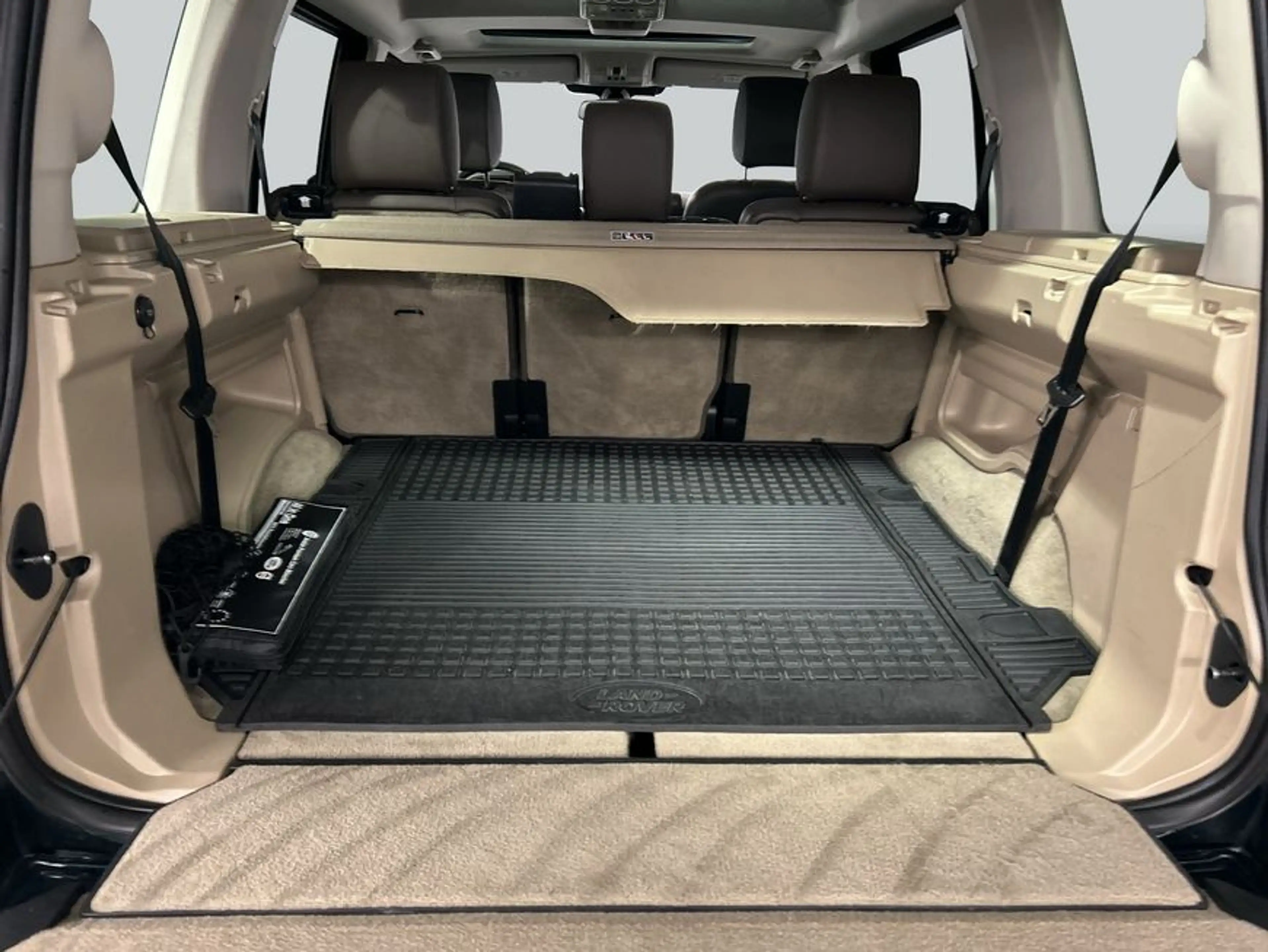 Land Rover Discovery SD V6 HSE — photo 11