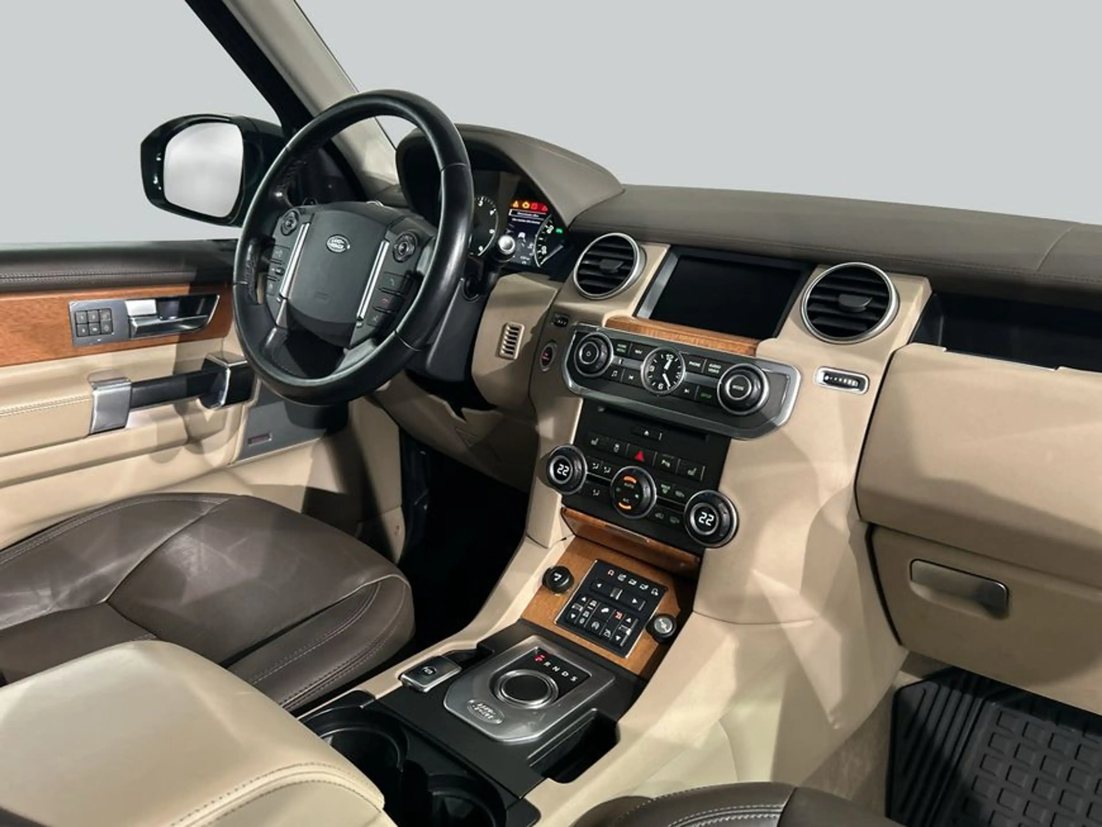 Land Rover Discovery SD V6 HSE — photo 15