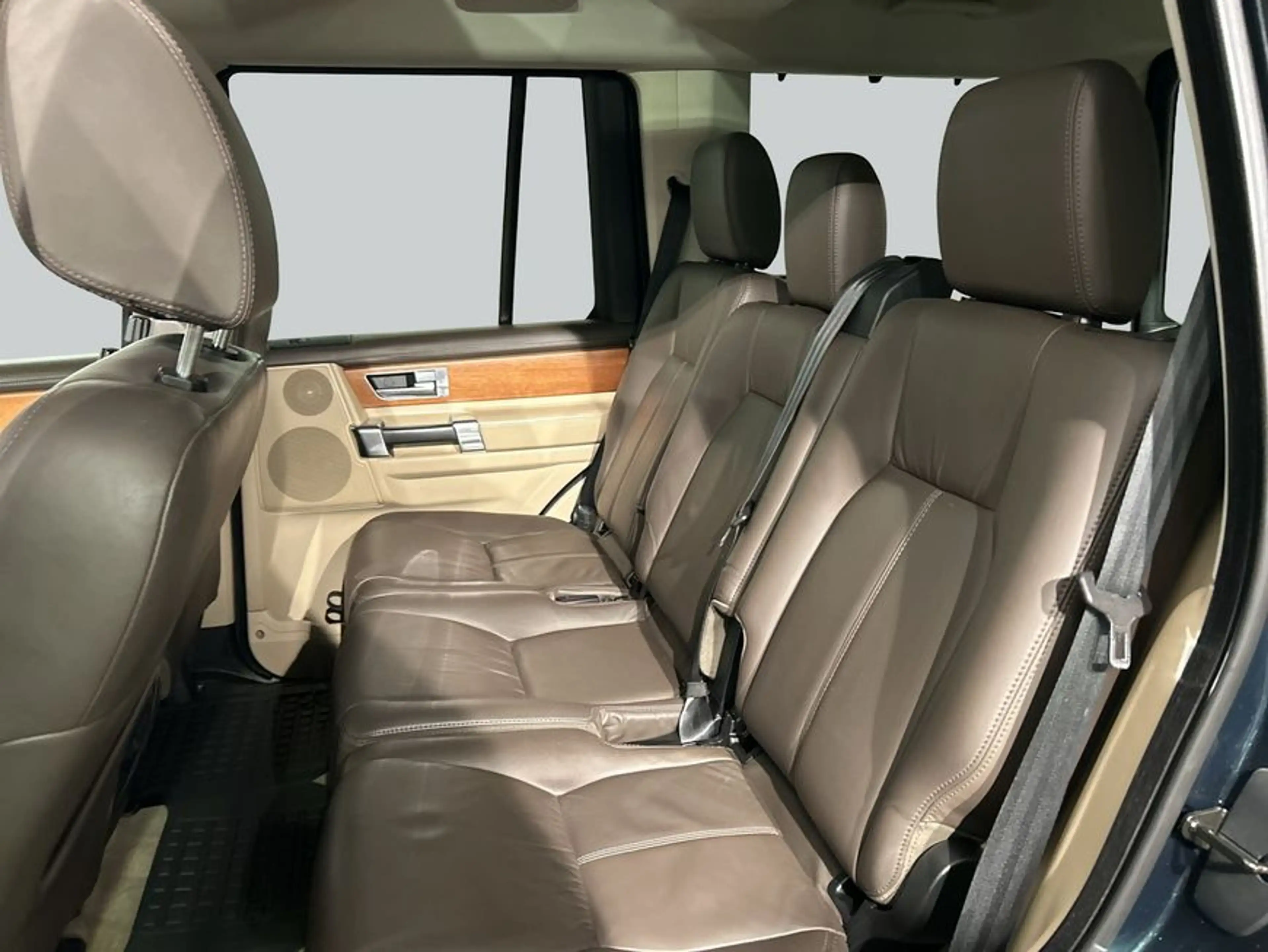 Land Rover Discovery SD V6 HSE — photo 5