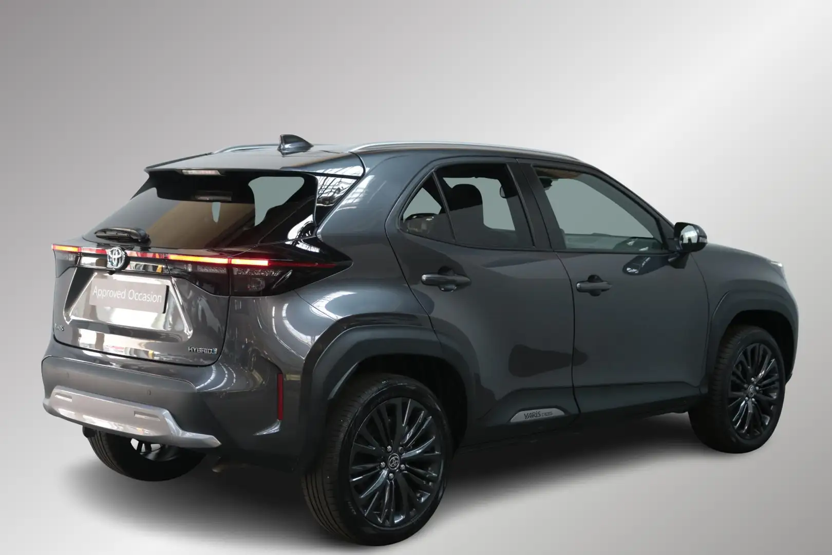 Toyota Yaris Cross 1.5 Hybrid Adventure, Panodak , JBL Audio Grijs - 2