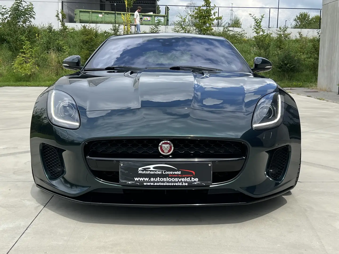 Jaguar F-Type 2.0i Coupé / 300 PK/ PANO/ CARPLAY/ CAMERA/ NEW Vert - 2