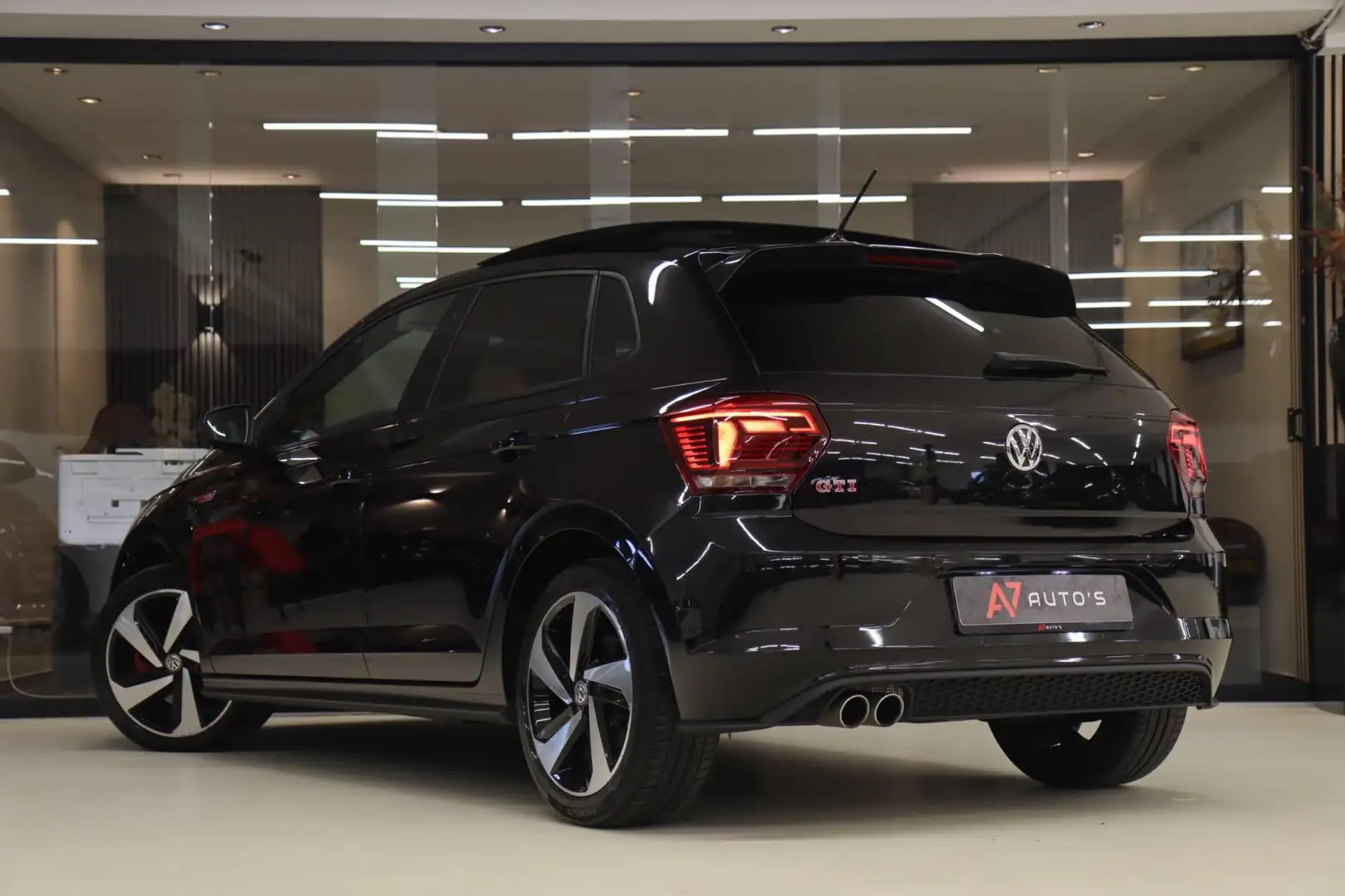 Volkswagen Polo GTI 2.0 TSI Pano/STOELV/CARPLAY/ACC/VOL Negro - 2