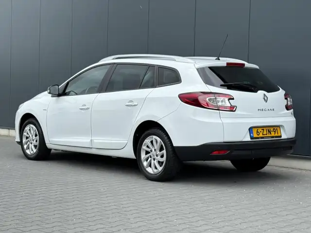 Renault Megane view 11