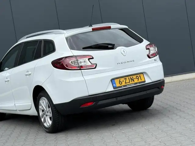 Renault Megane view 13