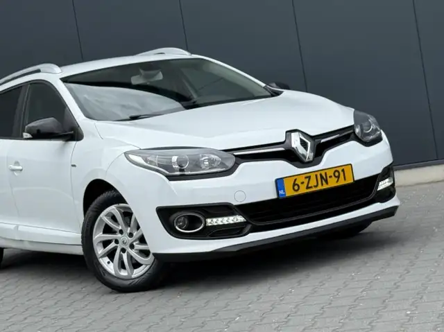 Renault Megane view 12