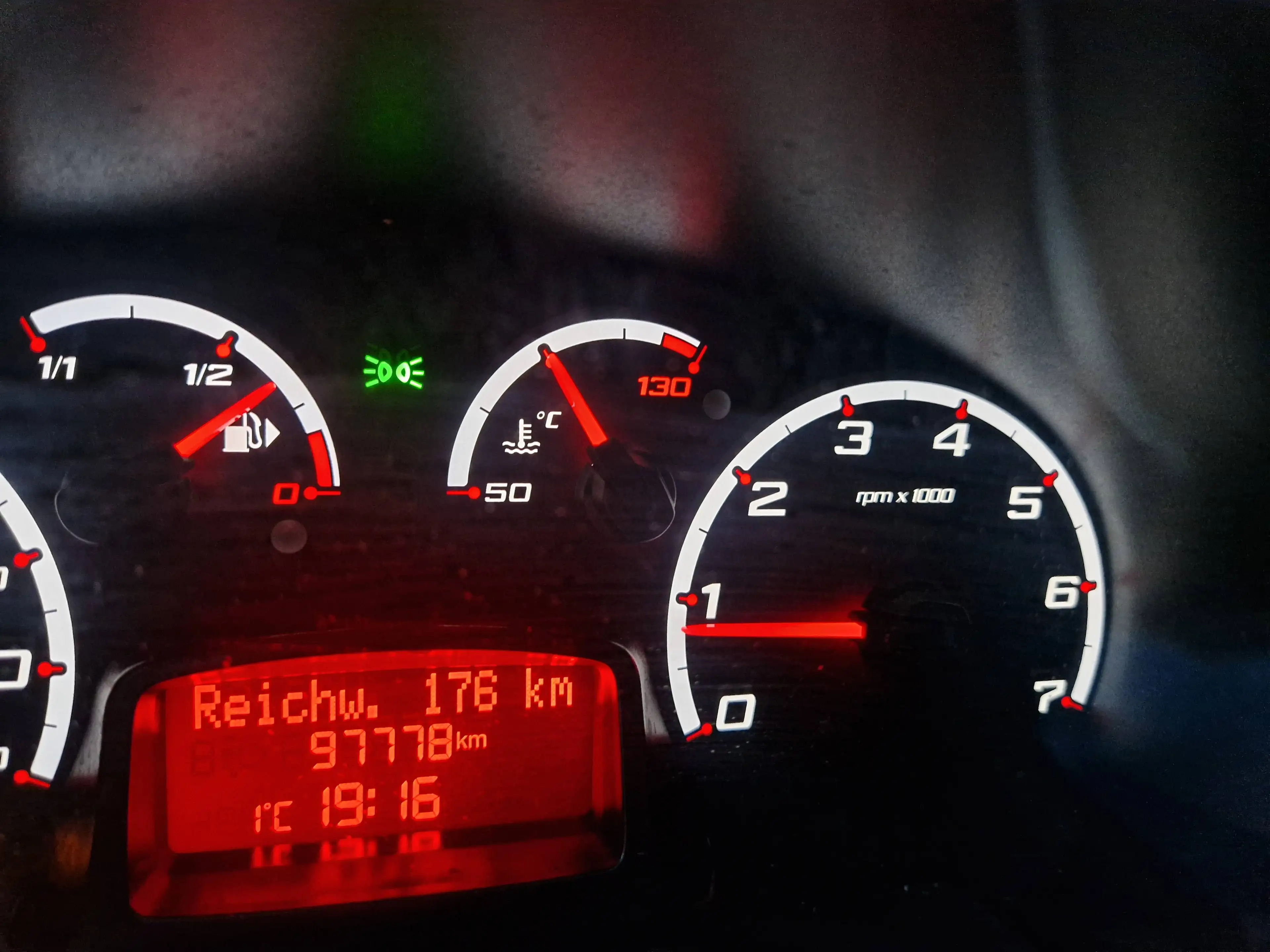 Ford Ka/Ka+ 1.2 Klima 97Tkm ESP Alu TÜVNEU USB Bluetooth — photo 14