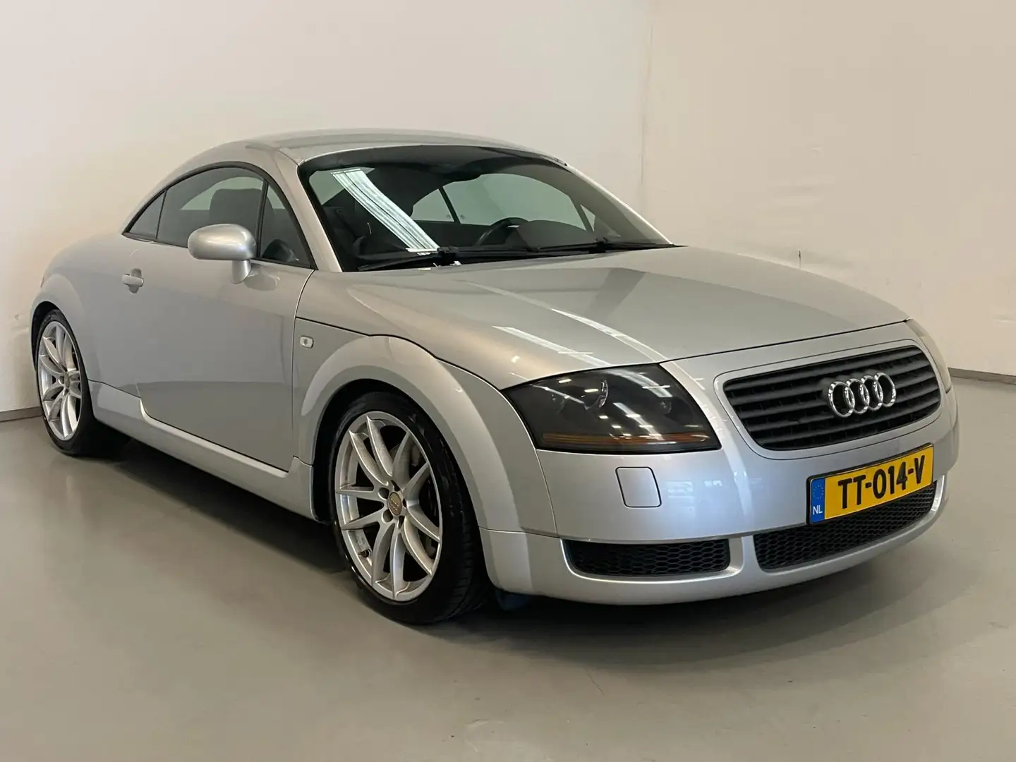 Audi TT 1.8 5V Turbo / Youngtimer / Volledig Gedocumenteer Šedá - 2