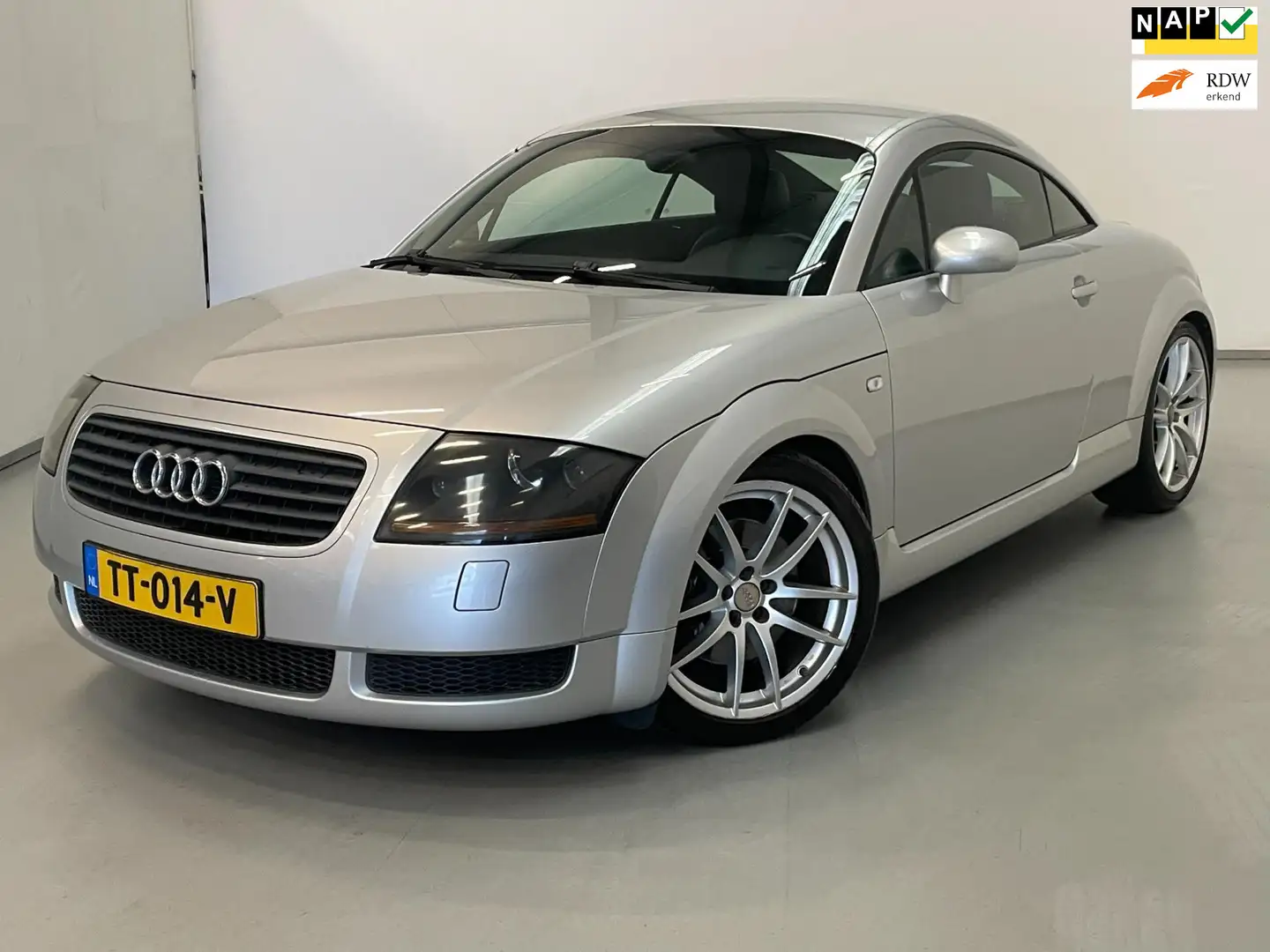 Audi TT 1.8 5V Turbo / Youngtimer / Volledig Gedocumenteer Šedá - 1